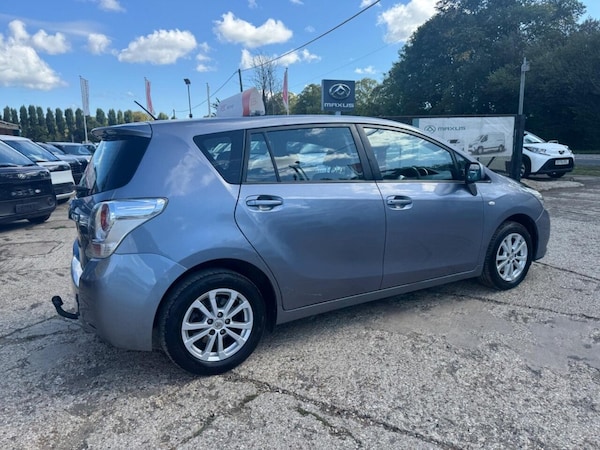 Used Toyota Verso 2011 for sale - 76285296: Photo 15
