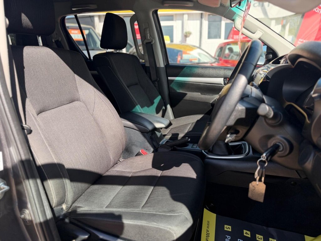 Used Toyota Hilux 2023 for sale - 78017953: Photo 35