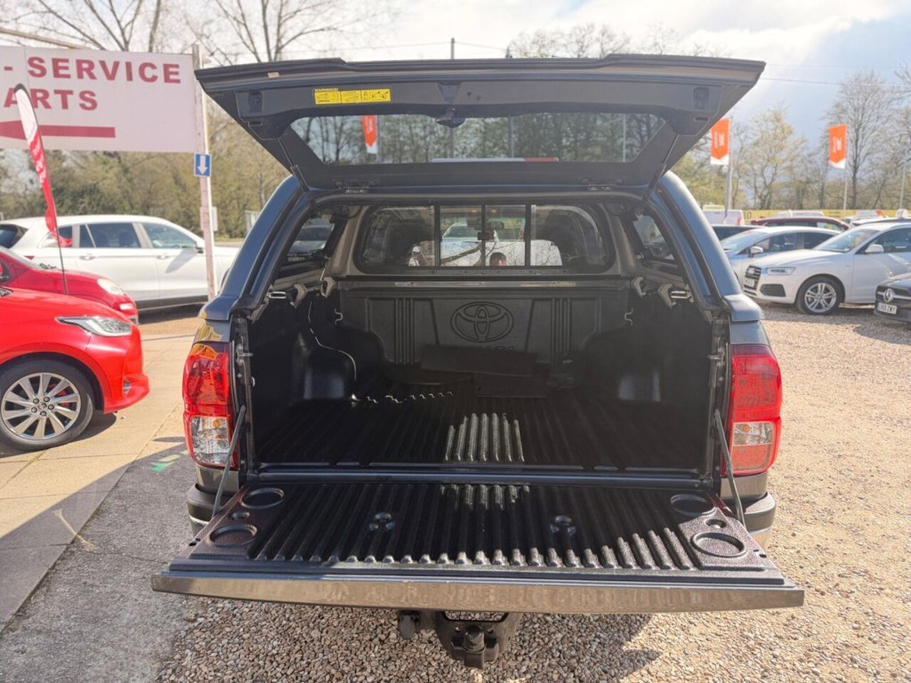 Used Toyota Hilux 2023 for sale - 78017953: Photo 40