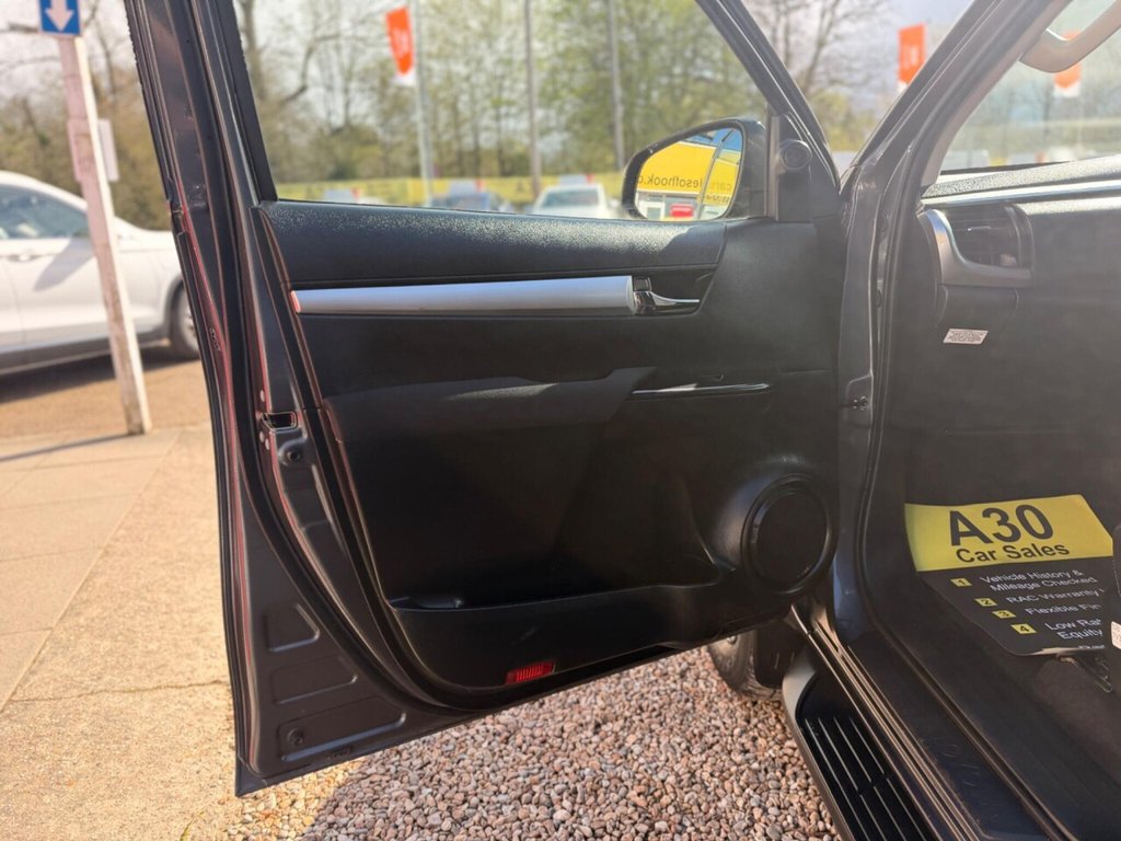 Used Toyota Hilux 2023 for sale - 78017953: Photo 47
