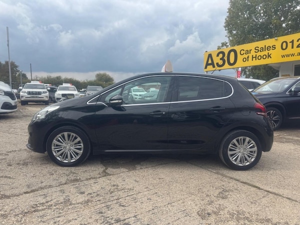 Used Peugeot 208 2017 for sale - 76285322: Photo 11
