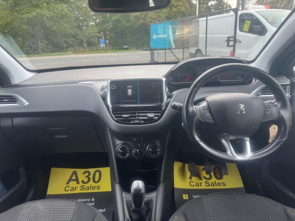 Used Peugeot 208 2017 for sale - 76285322: Photo 24
