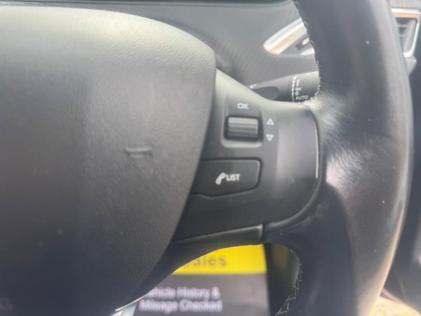 Used Peugeot 208 2017 for sale - 76285322: Photo 27
