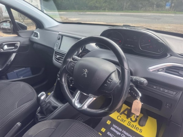 Used Peugeot 208 2017 for sale - 76285322: Photo 9