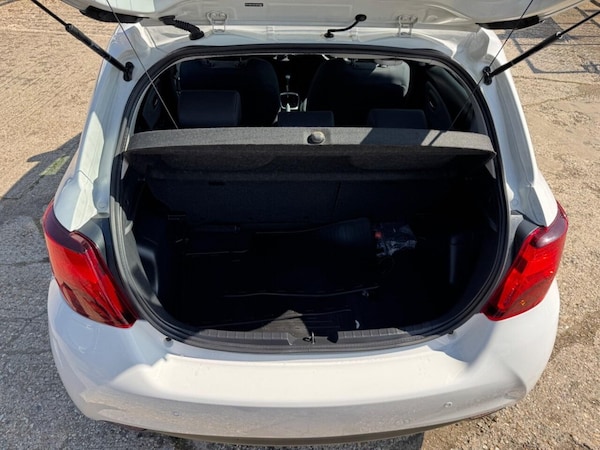 Used Toyota Yaris 2014 for sale - 76285271: Photo 32