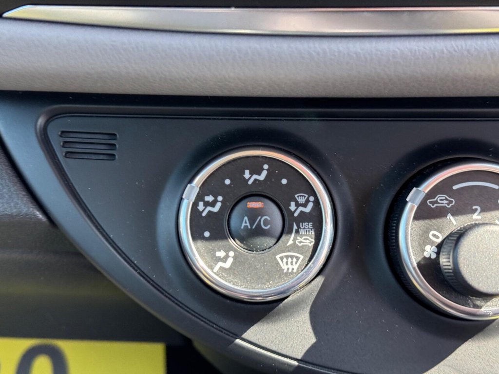 Used Toyota Yaris 2014 for sale - 76285271: Photo 43