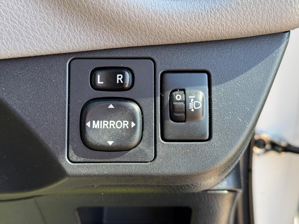 Used Toyota Yaris 2014 for sale - 76285271: Photo 48