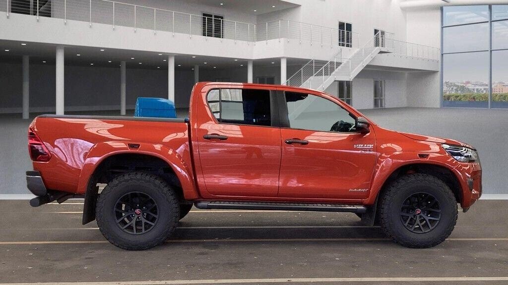 Used Toyota Hilux 2023 for sale - 78030559: Photo 12