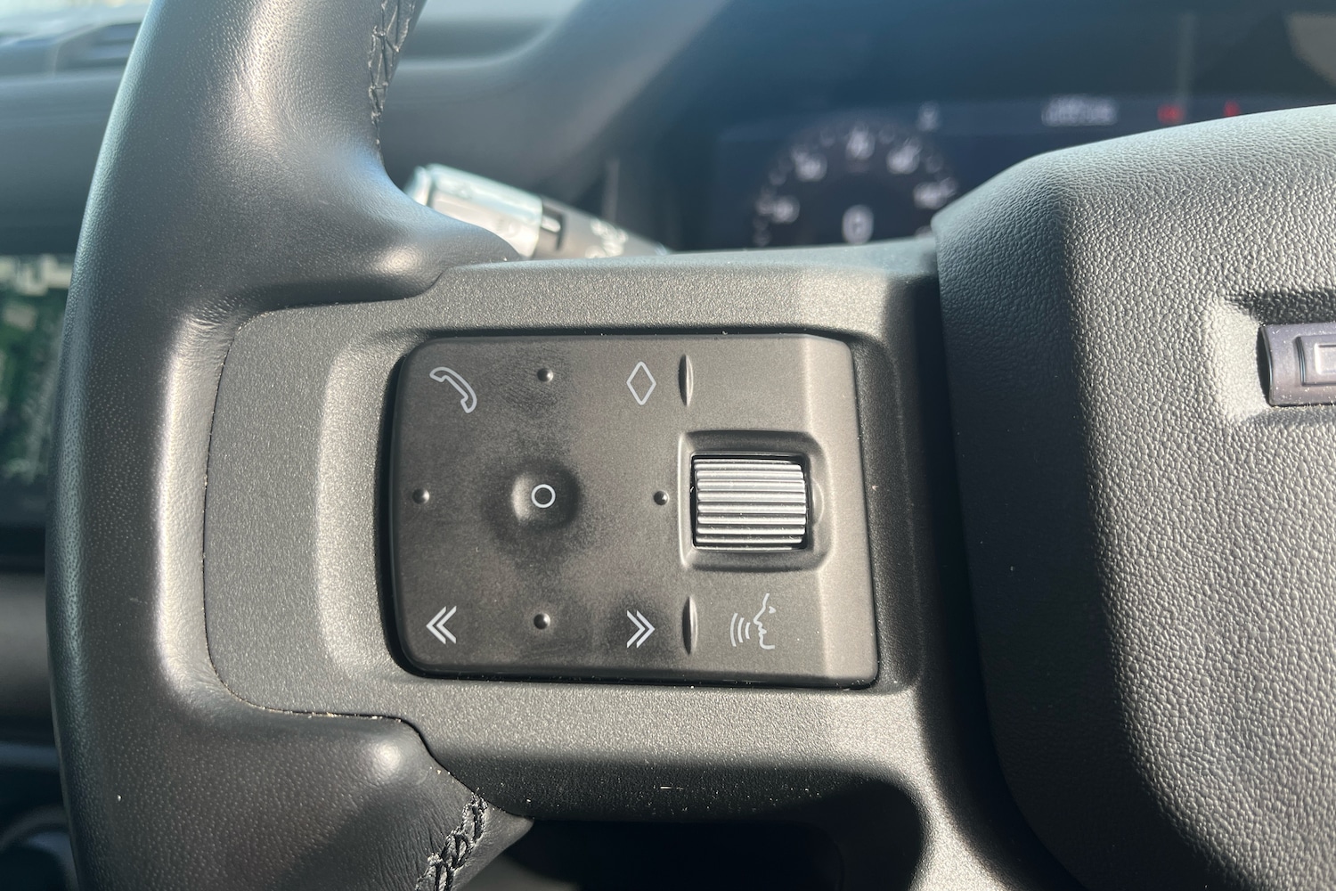 Used Land Rover Defender 2020 for sale - 77916002: Photo 21