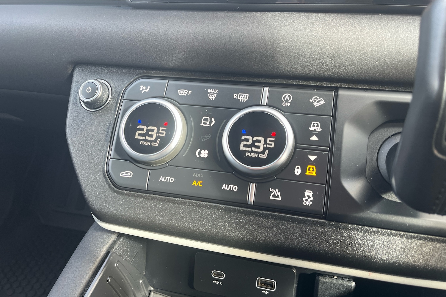 Used Land Rover Defender 2020 for sale - 77972274: Photo 25