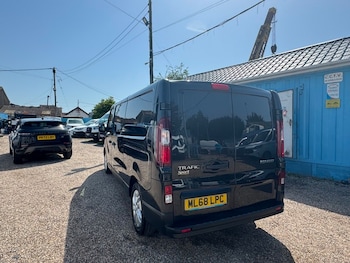 Used Renault Trafic 2018 for sale - 78997130: Photo