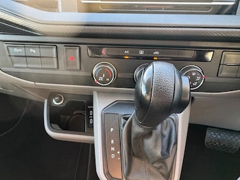 Used Volkswagen Transporter 2020 for sale - 76896654: Photo