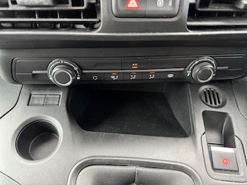 Used Peugeot Partner 2024 for sale - 77595007: Photo