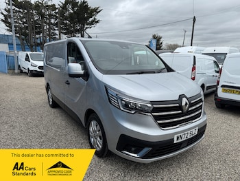 Renault Trafic feature image