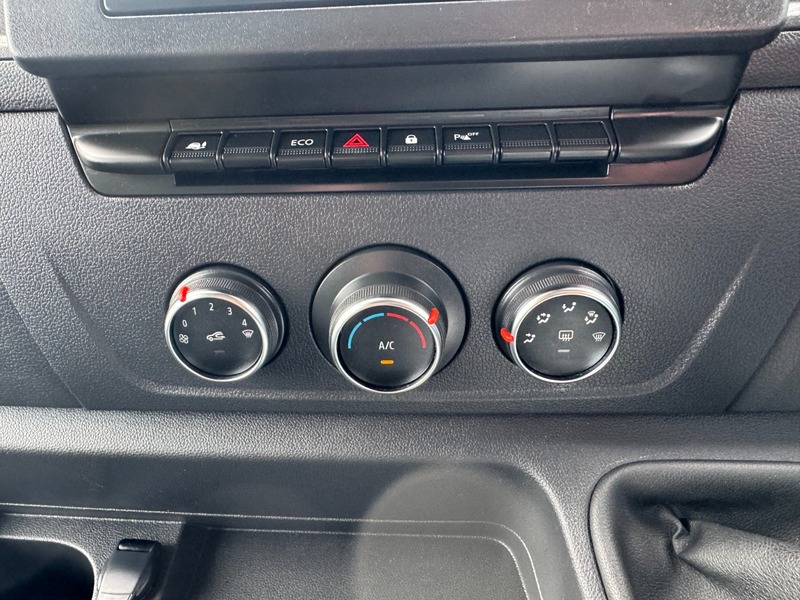 Used Renault Master 2023 for sale - 78097639: Photo 2