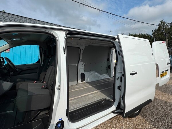 Used Vauxhall Vivaro 2022 for sale - 76119403: Photo 17