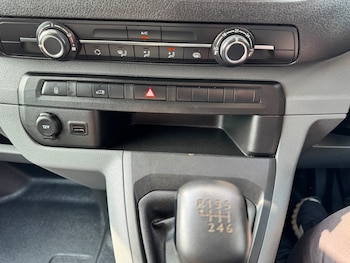 Used Vauxhall Vivaro 2022 for sale - 76119403: Photo 2