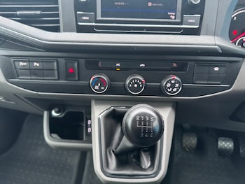 Used Volkswagen Transporter 2024 for sale - 75574184: Photo