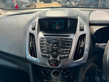 Used Ford Tourneo Connect 2017 for sale - 75488702: Photo