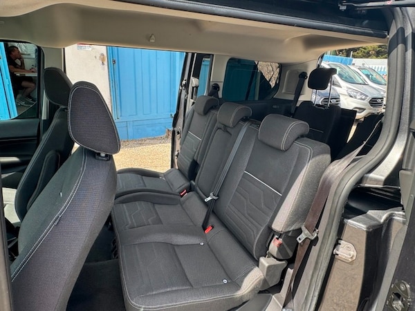 Used Ford Tourneo Connect 2017 for sale - 75488702: Photo 6