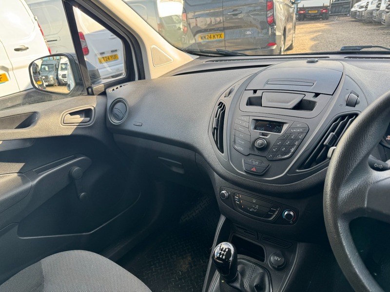 Used Ford Transit Courier 2017 for sale - 76386963: Photo 4