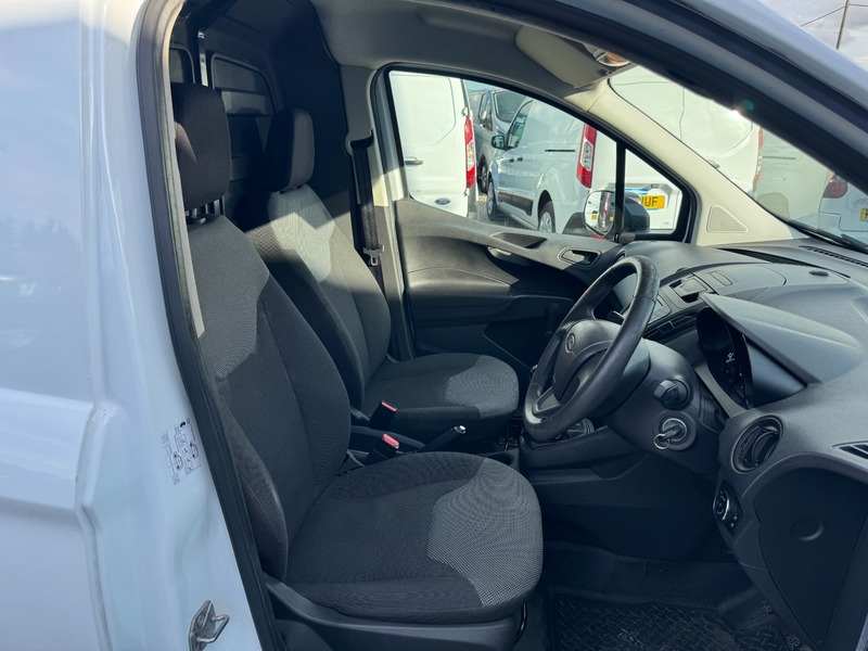 Used Ford Transit Courier 2017 for sale - 76386963: Photo 5