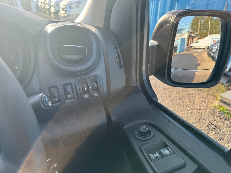 Used Vauxhall Vivaro 2018 for sale - 77007826: Photo 4