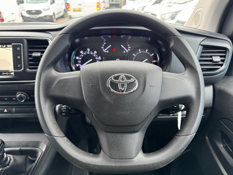 Used Toyota ProAce 2023 for sale - 76863590: Photo 4
