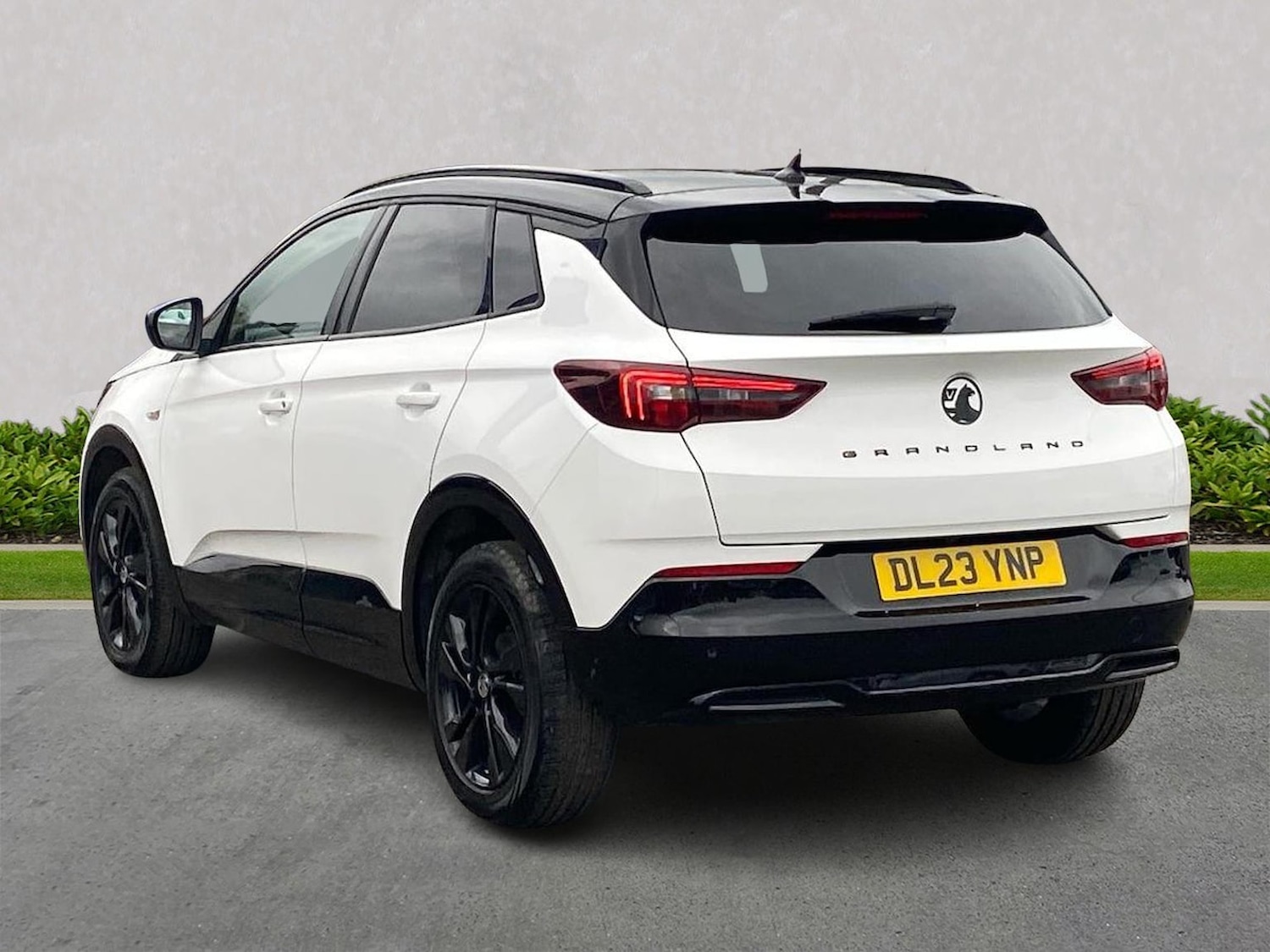 Used Vauxhall Grandland 2023 for sale - 76497231: Photo 2