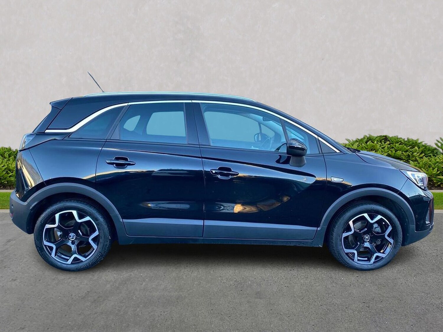 Used Vauxhall Crossland 2024 for sale - 76969948: Photo 3