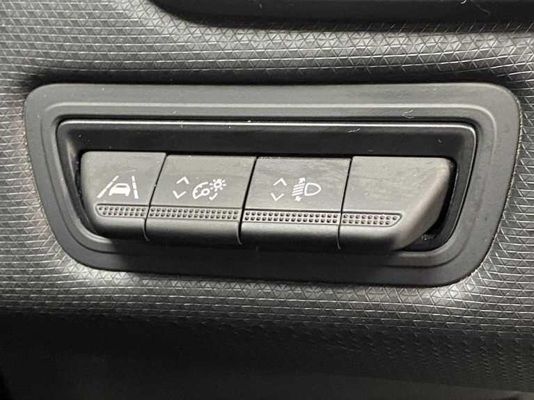 Used Renault Clio 2022 for sale - 76952595: Photo 32