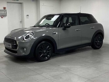 Used MINI Hatch 2018 for sale - 77305156: Photo