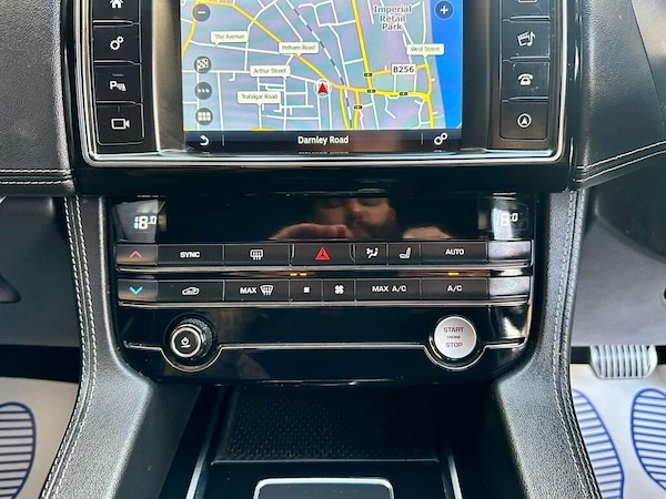 Used Jaguar F-Pace 2018 for sale - 76200851: Photo 18