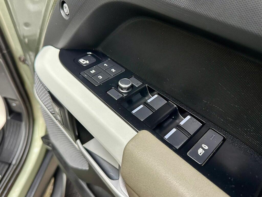Used Land Rover Defender 2020 for sale - 76528055: Photo 21