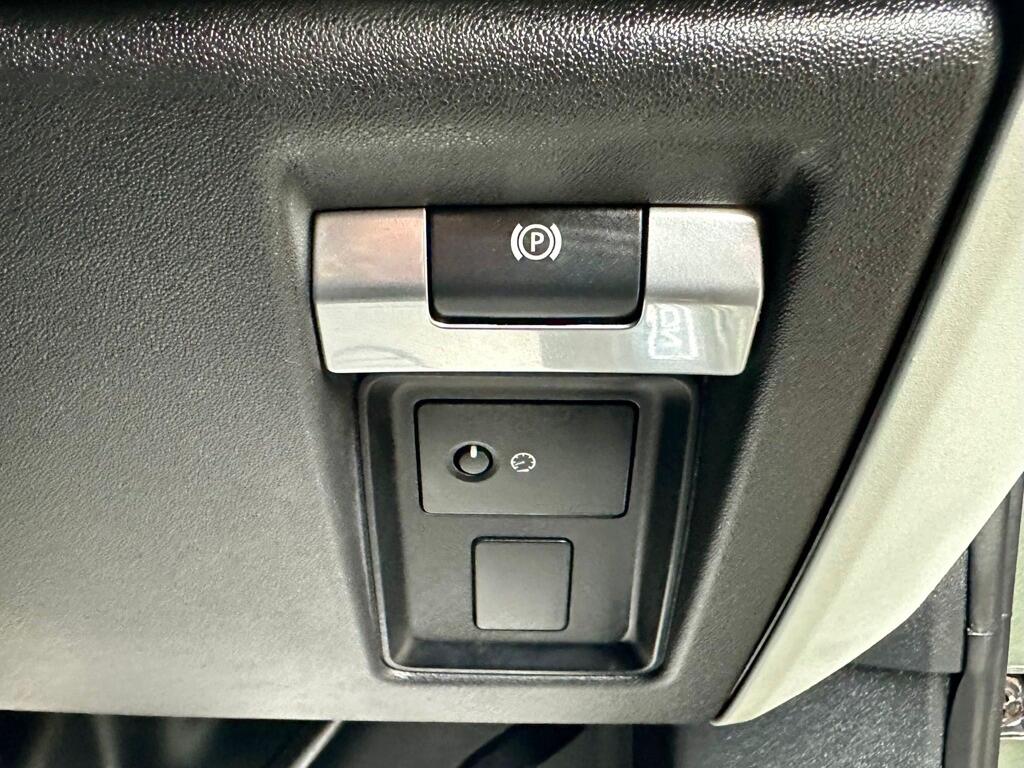 Used Land Rover Defender 2020 for sale - 76528055: Photo 23