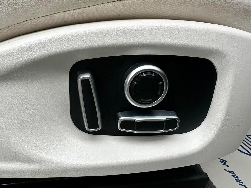 Used Jaguar F-Pace 2018 for sale - 76688572: Photo 23