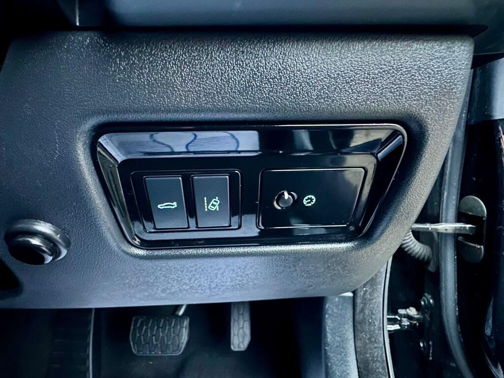 Used Jaguar XE 2017 for sale - 77612777: Photo 21