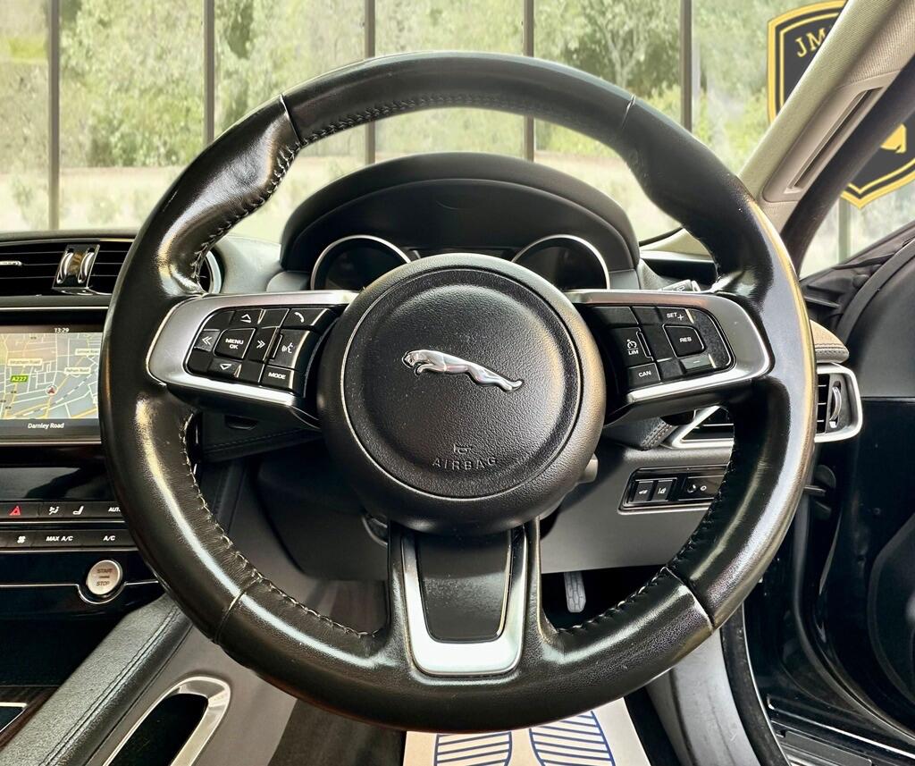 Used Jaguar F-Pace 2018 for sale - 76424408: Photo 15