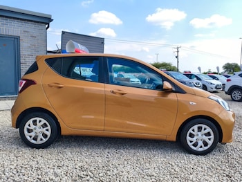 Used Hyundai i10 2017 for sale - 78402560: Photo