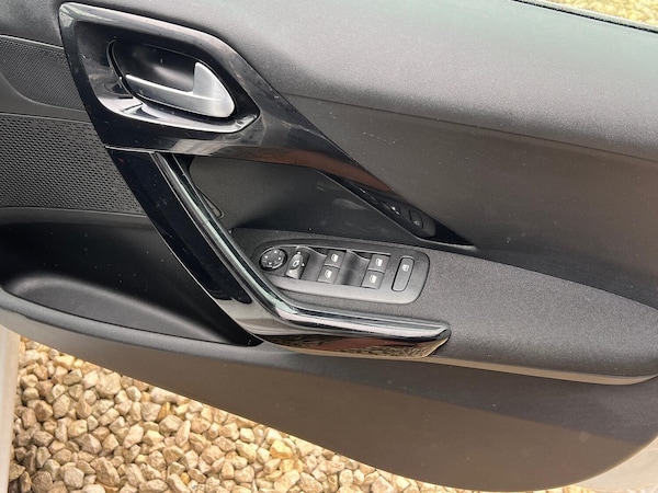Used Peugeot 208 2019 for sale - 75538991: Photo 13