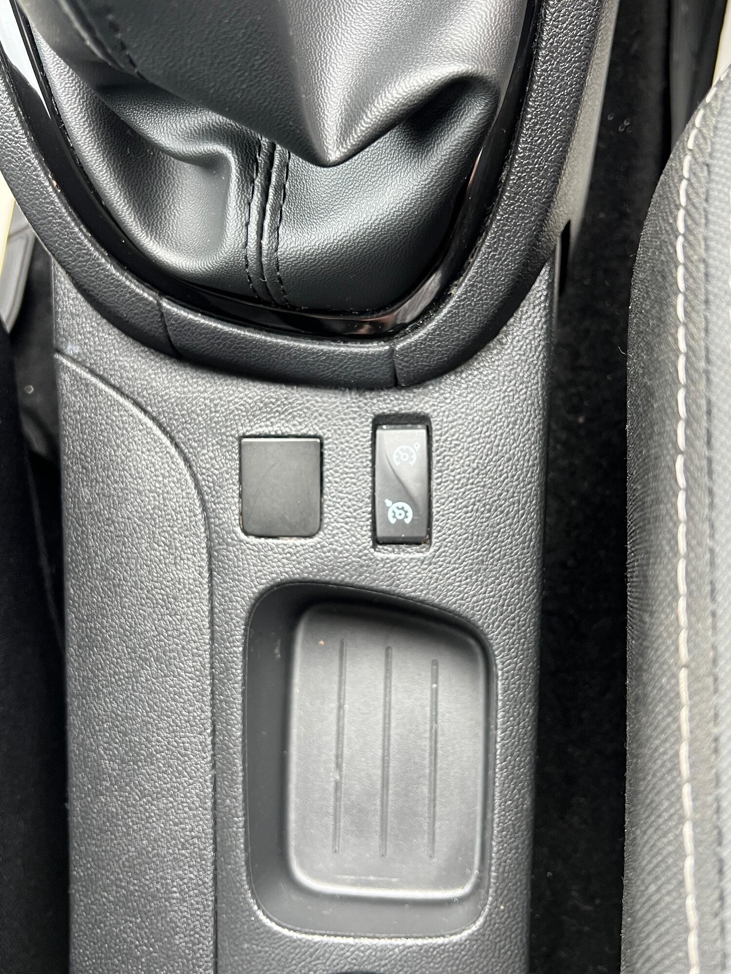 Used Renault Clio 2017 for sale - 76794206: Photo 33