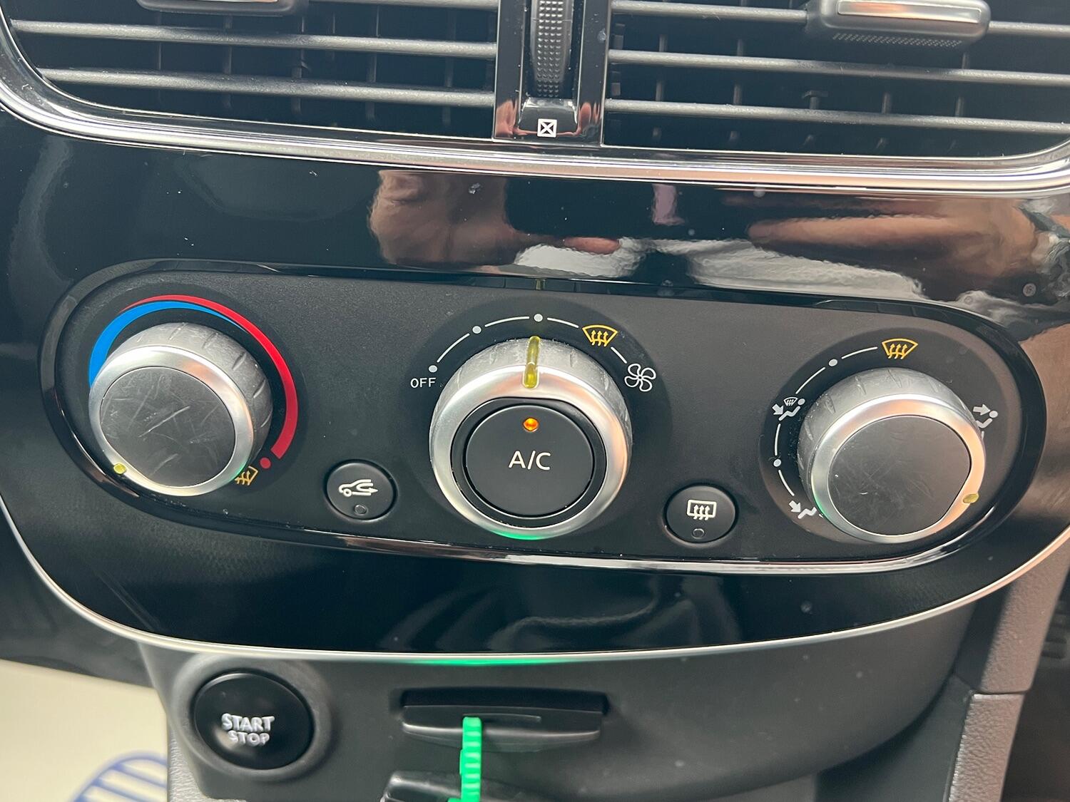 Used Renault Clio 2017 for sale - 76794206: Photo 35