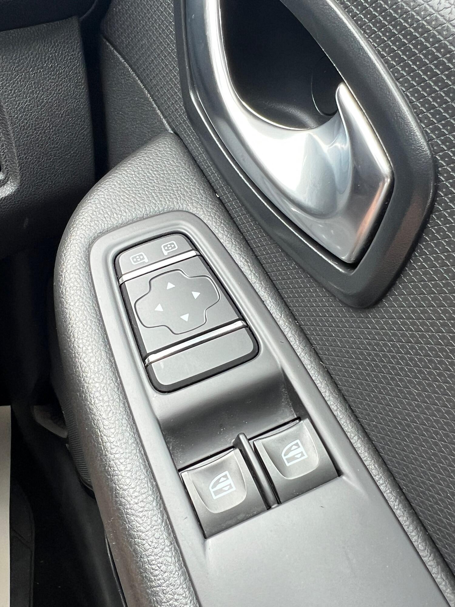 Used Renault Clio 2017 for sale - 76794206: Photo 36