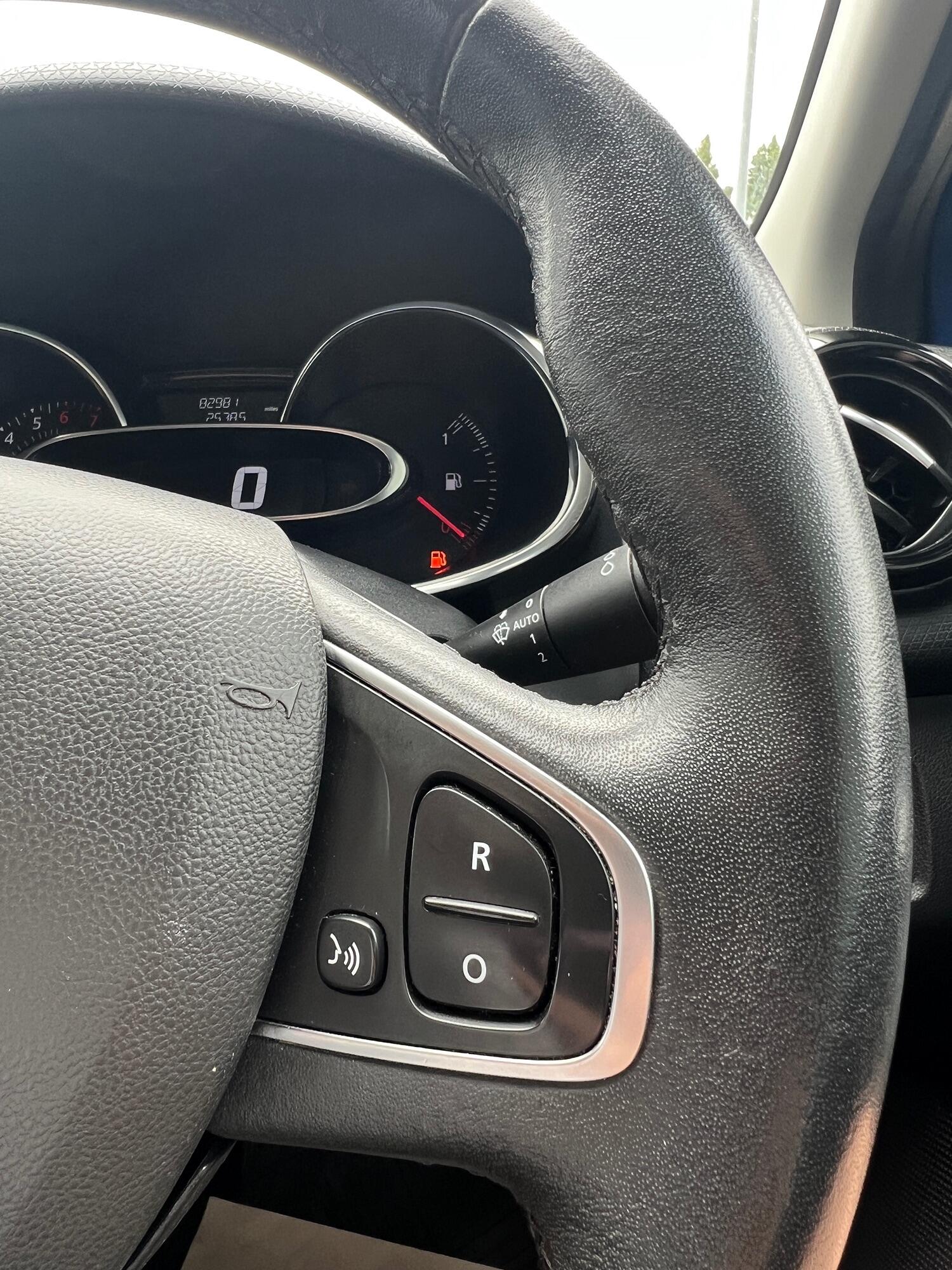 Used Renault Clio 2017 for sale - 76794206: Photo 38