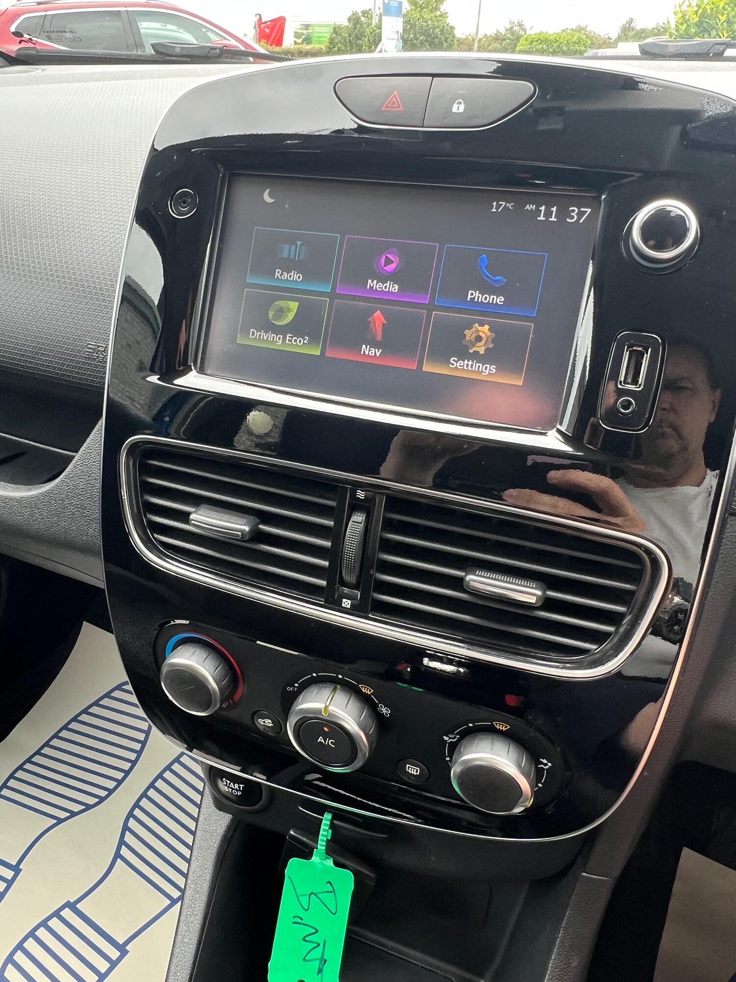 Used Renault Clio 2017 for sale - 76794206: Photo 40