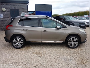 Used Peugeot 2008 2014 for sale - 76075980: Photo