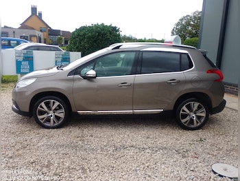 Used Peugeot 2008 2014 for sale - 76075980: Photo