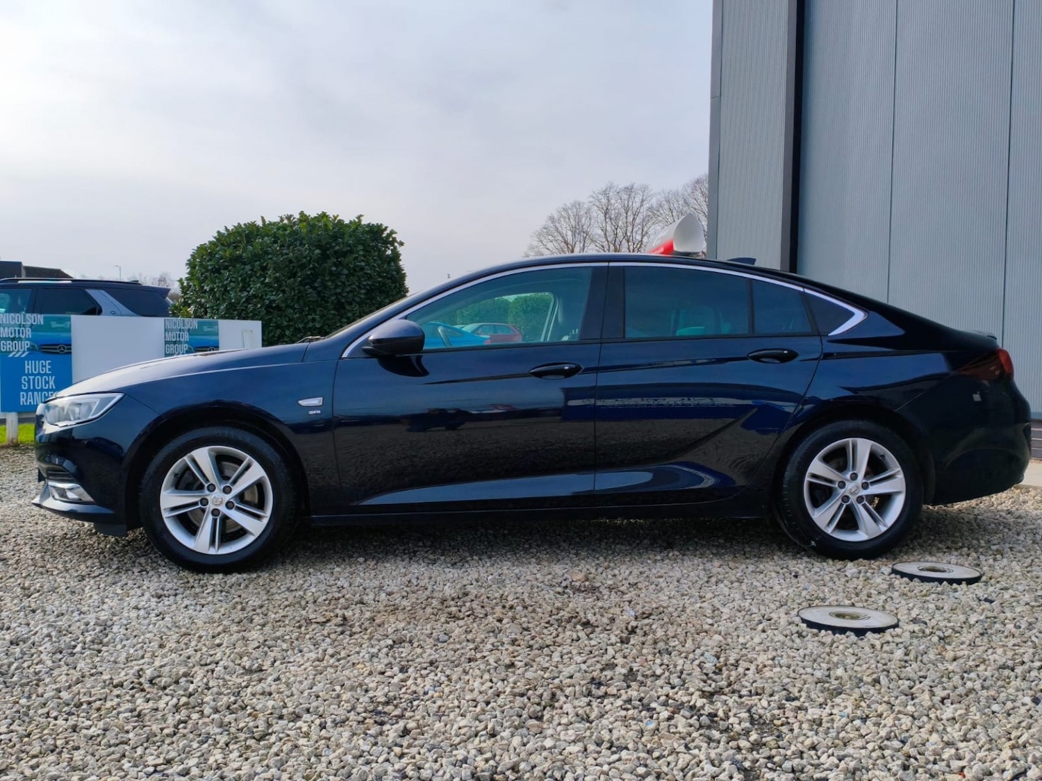 Used Vauxhall Insignia 2017 for sale - 77431397: Photo 2