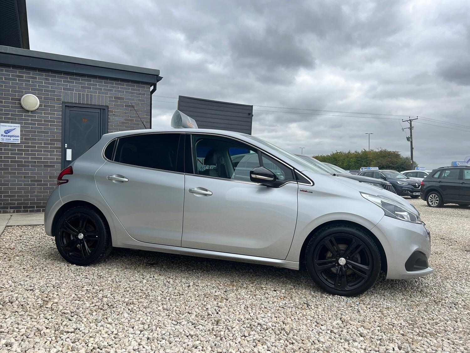 Used Peugeot 208 2018 for sale - 76794205: Photo 3