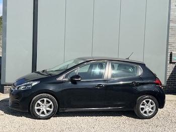 Used Peugeot 208 2017 for sale - 79395250: Photo